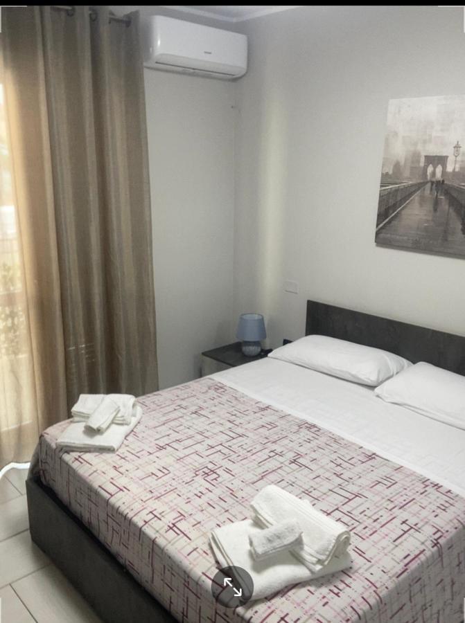 Casa Giuly 181 Bed & Breakfast เนเปิลส์ ภายนอก รูปภาพ