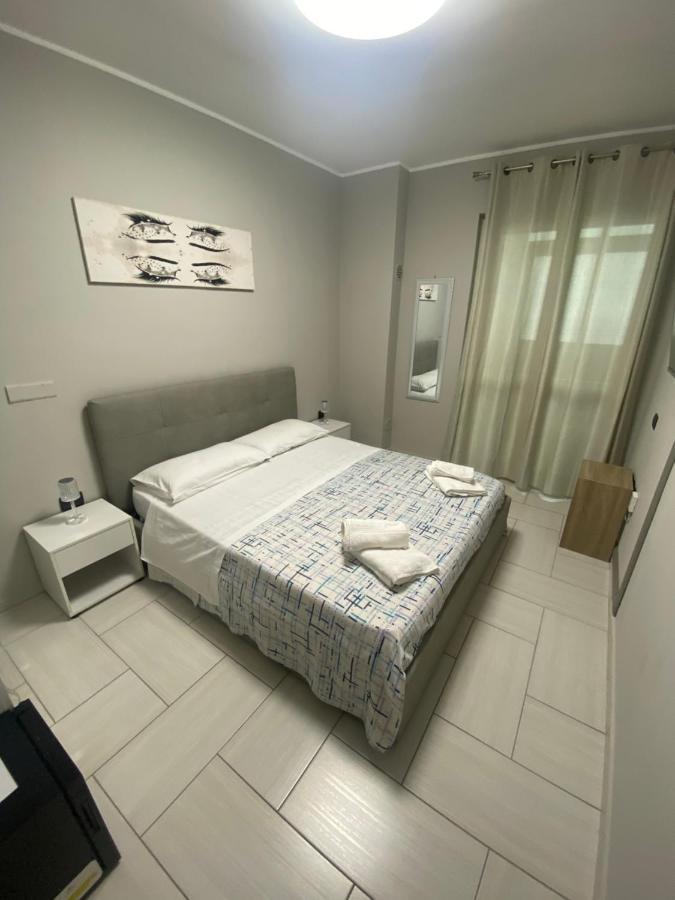 Casa Giuly 181 Bed & Breakfast เนเปิลส์ ภายนอก รูปภาพ
