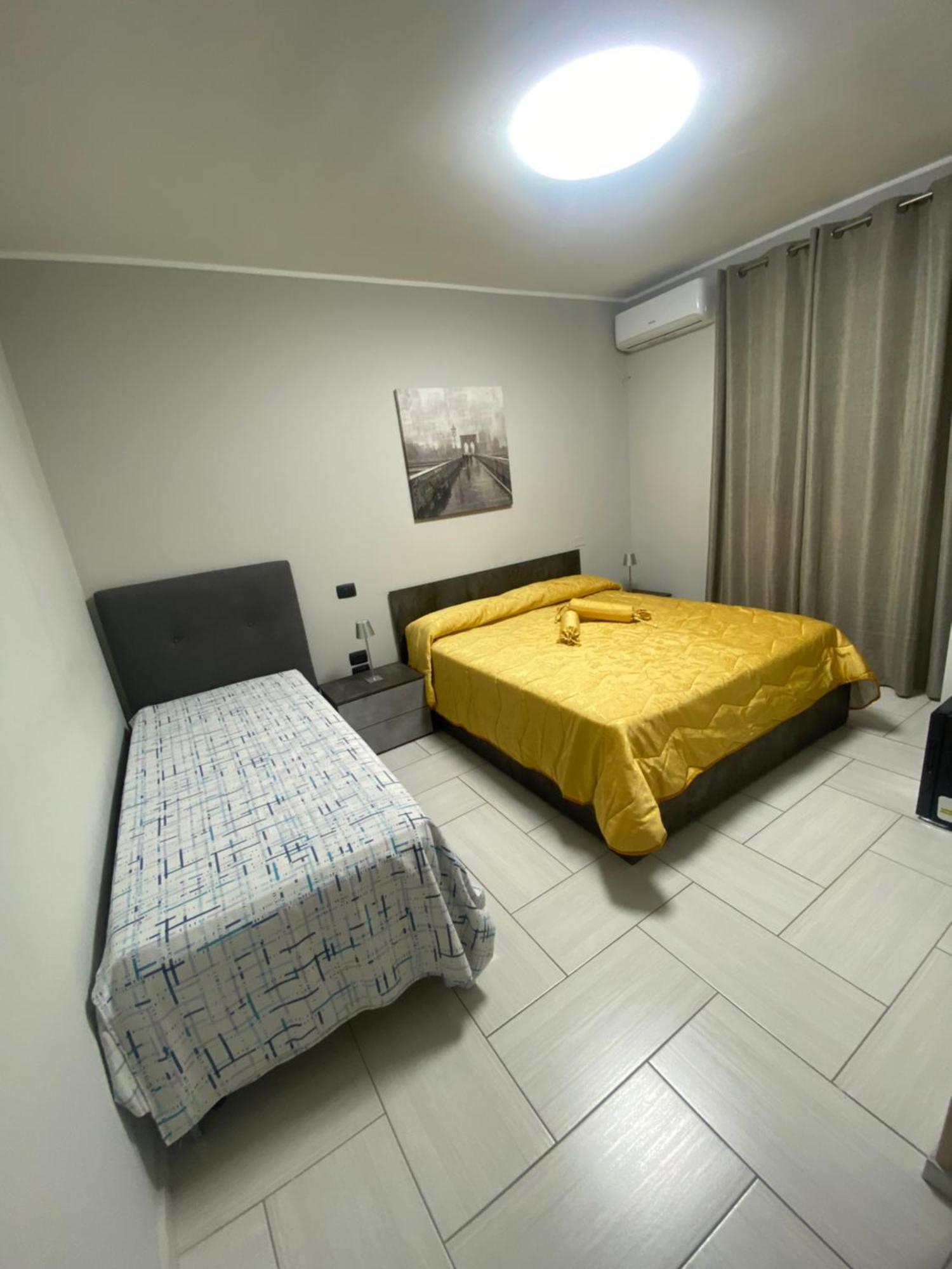 Casa Giuly 181 Bed & Breakfast เนเปิลส์ ภายนอก รูปภาพ