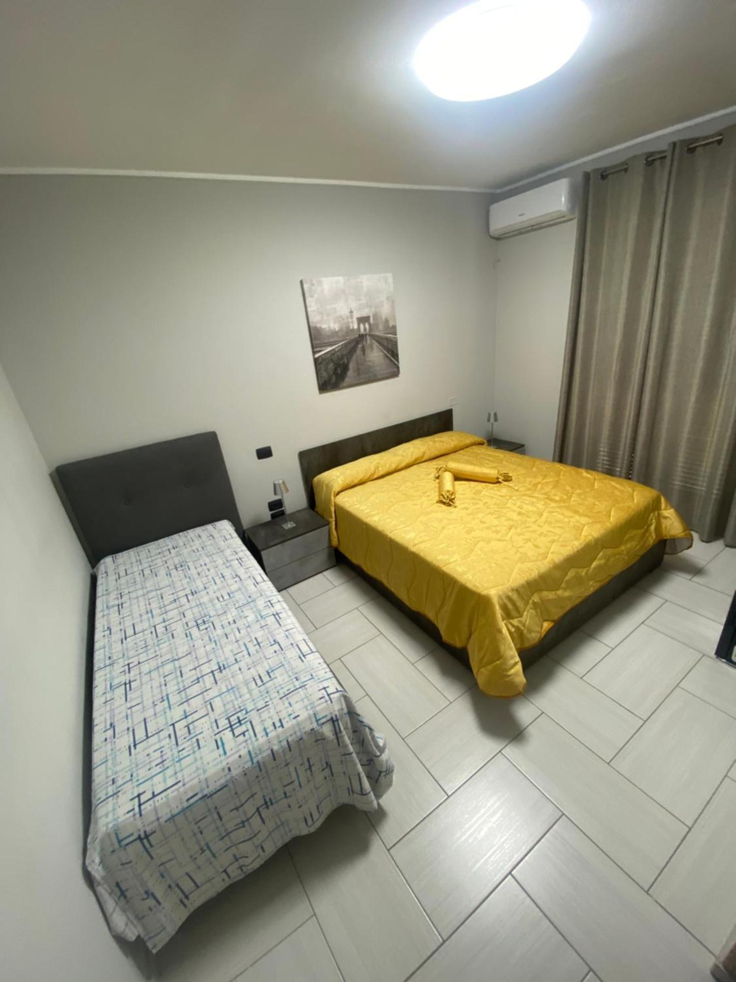 Casa Giuly 181 Bed & Breakfast เนเปิลส์ ภายนอก รูปภาพ